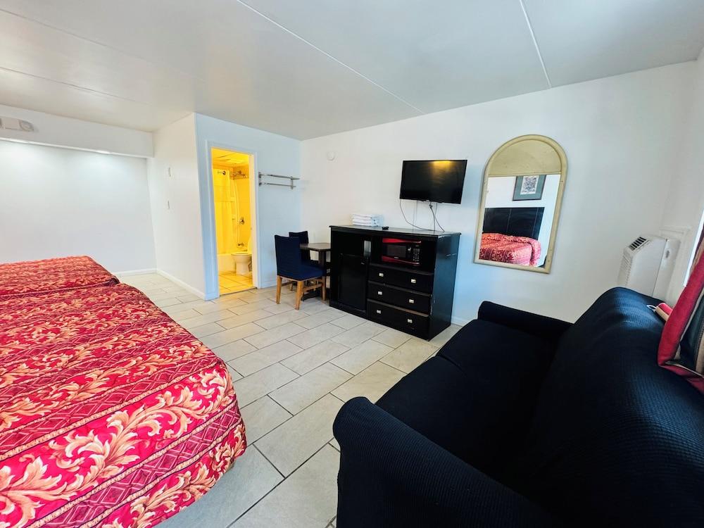 Skyview Manor Motel photo 9
