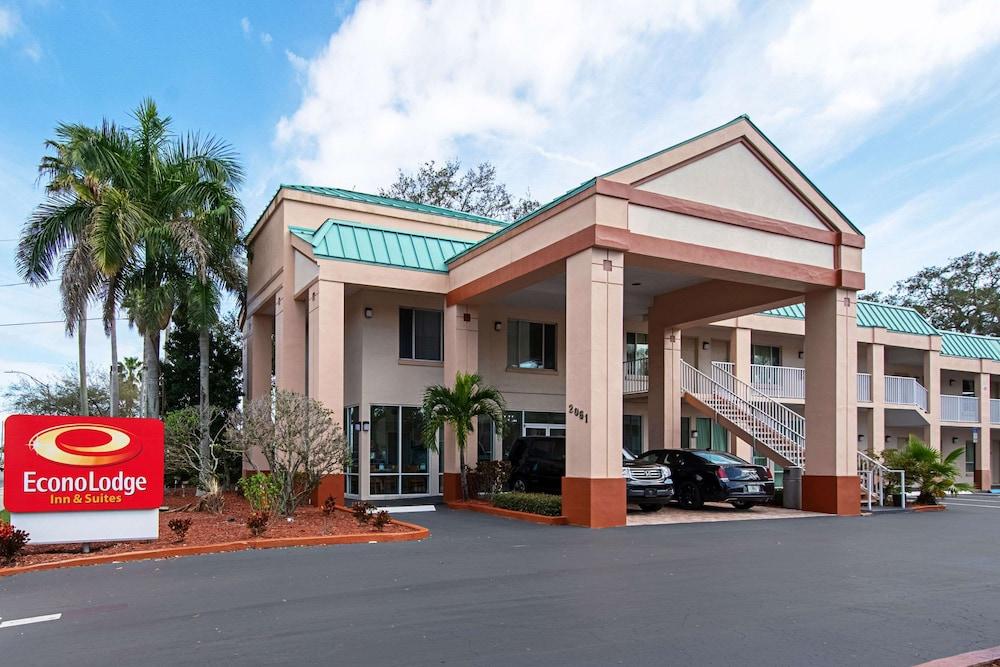 Econo Lodge Inn & Suites Clearwater Central photo 26