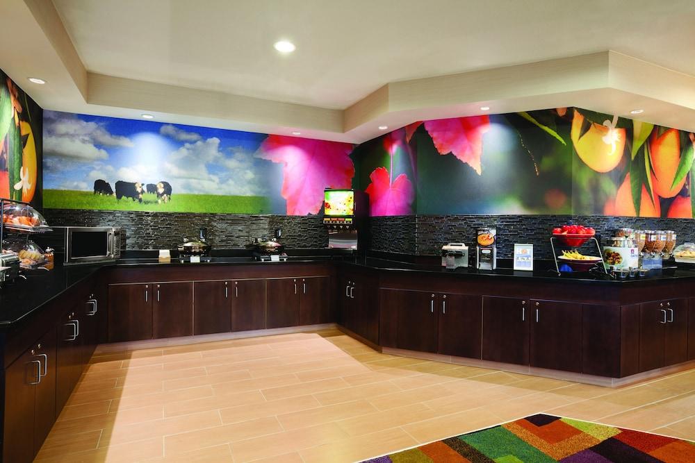Fairfield Inn & Suites Lansing West photo 17