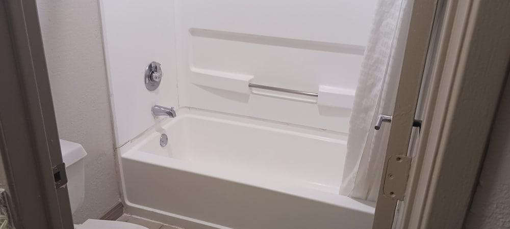 Red Roof Inn Canton, TX photo 15