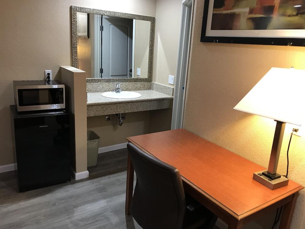 Budget Inn Motel photo 27
