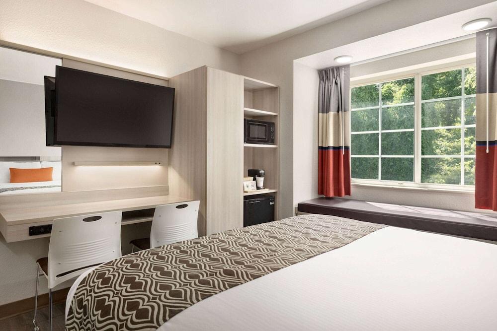 Microtel Inn & Suites by Wyndham Raleigh photo 25