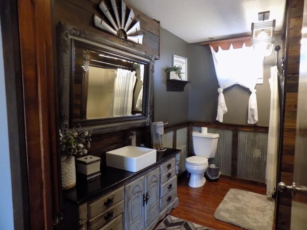 Dighton Inn photo 59