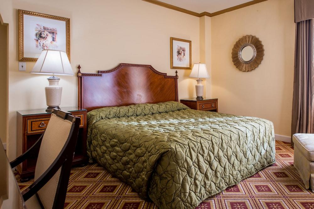 Embassy Hotel photo 26