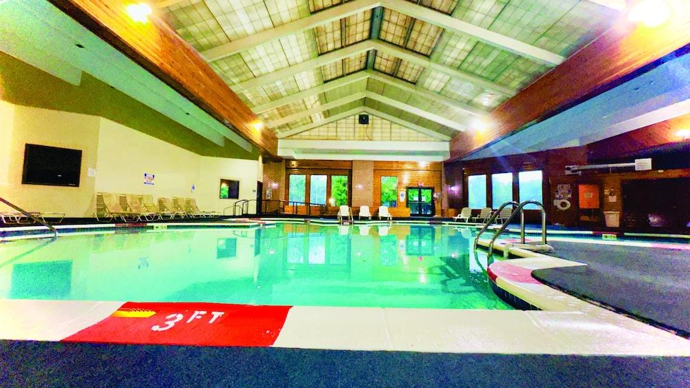 Pocono Resort Conference Center - POCONO MOUNTAINS photo 32