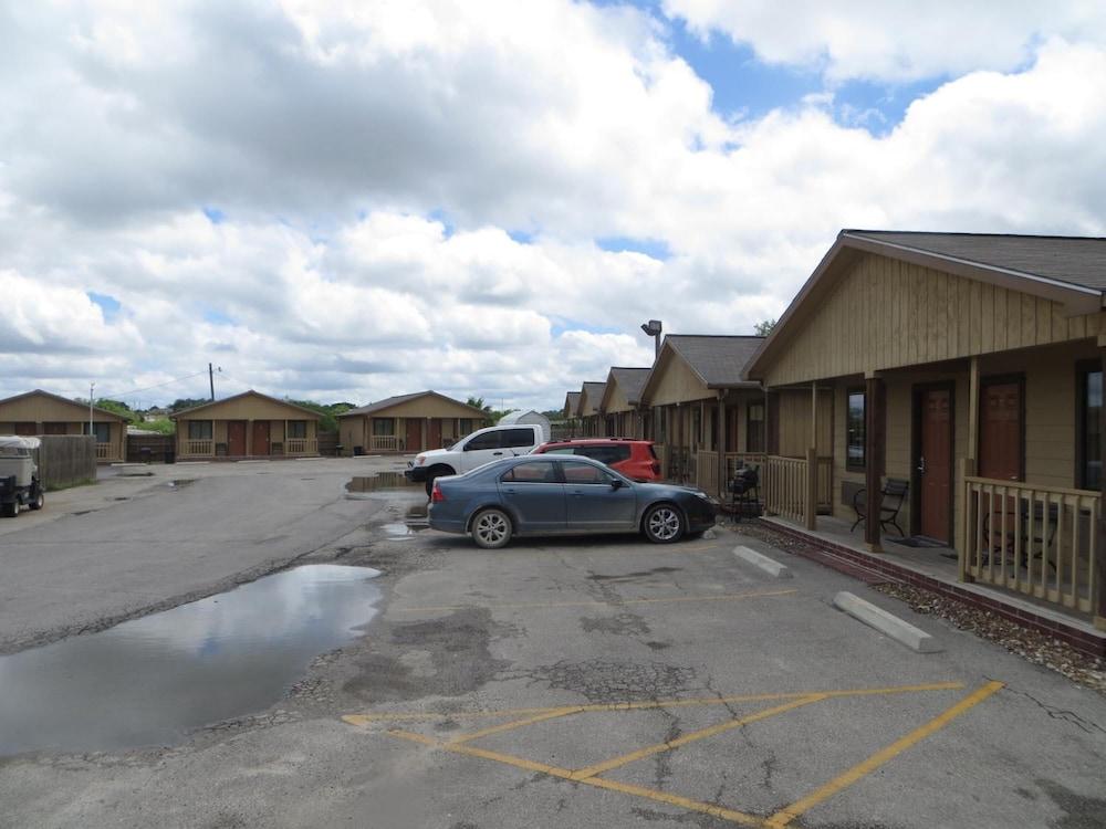 Kenedy Country Inn photo 3
