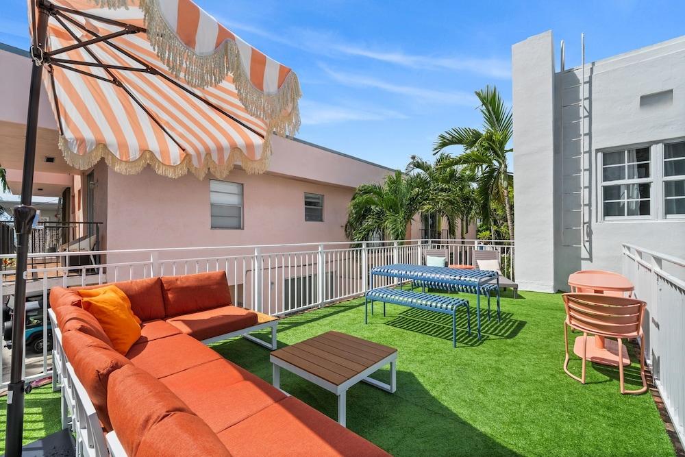 Blue Flamingo Suites photo 3