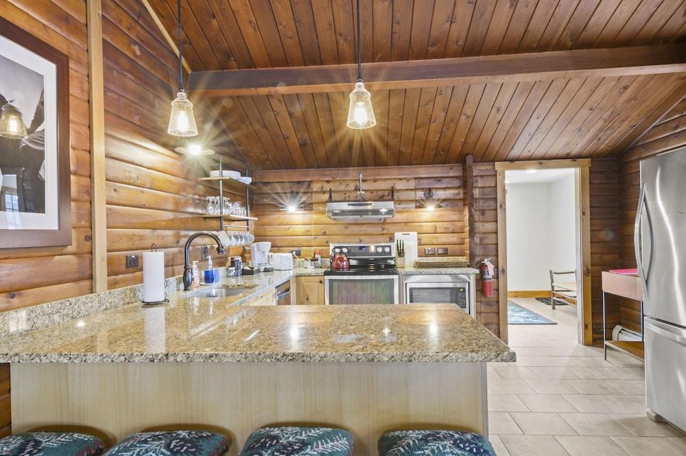 Brook Bound Inn photo 49