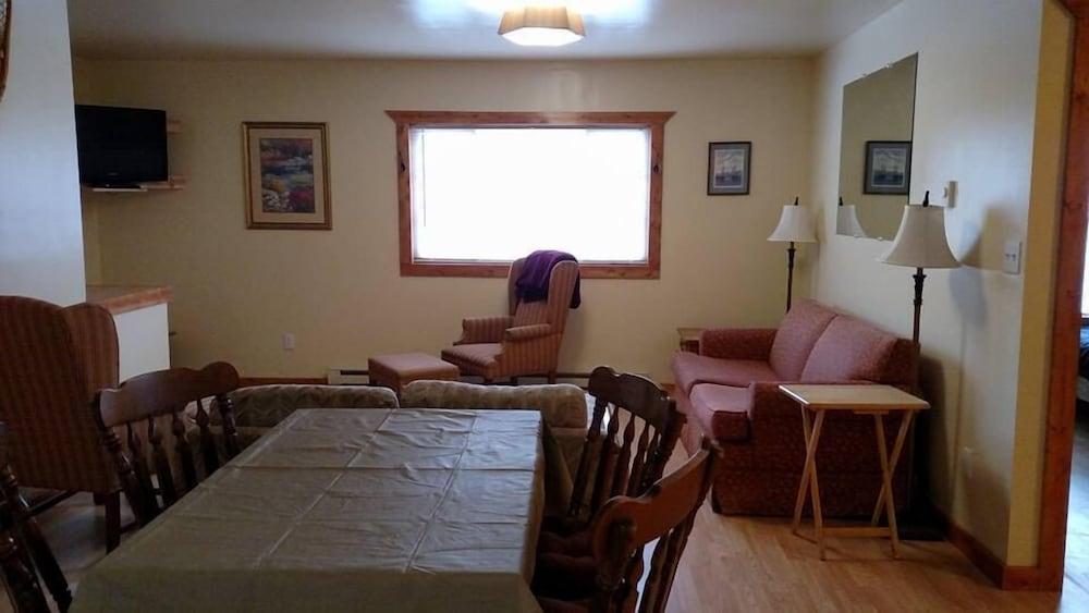 D's Base Camp photo 11