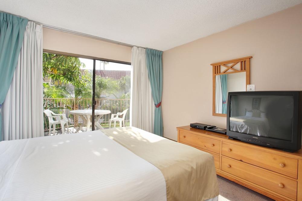 Oceanside Marina Suites photo 21