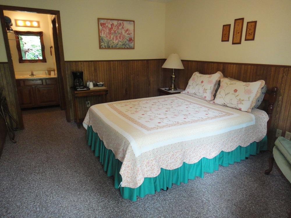 Brackenridge Lodge photo 14