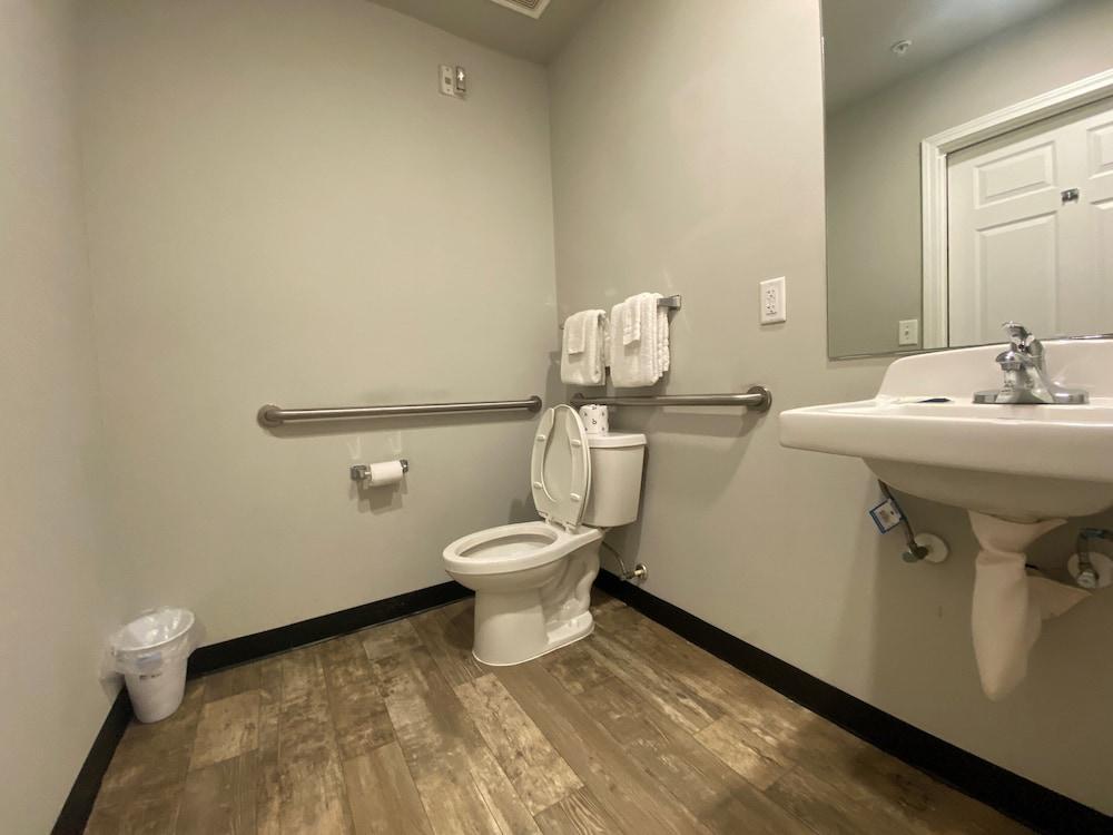 WoodSpring Suites Atlanta Airport photo 17