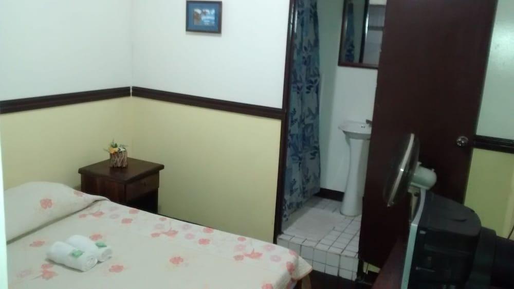 Placemakr Cathedral Heights photo 31