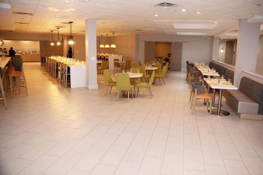 Wyndham Houston Hobby Airport photo 32