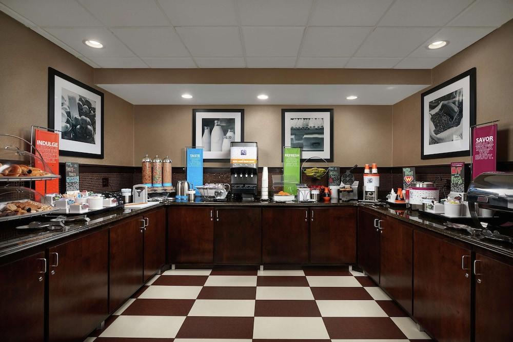 Hampton Inn Louisville I-65 @ Brooks Rd. photo 12