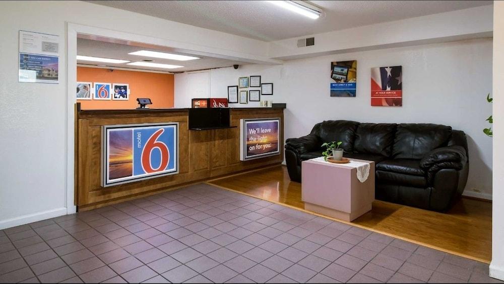 Econo Lodge photo 41