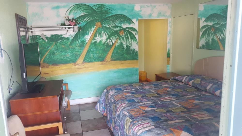 Guest Host Motel photo 6