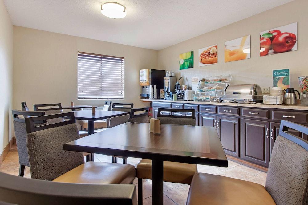 Quality Inn Hays I-70 photo 26