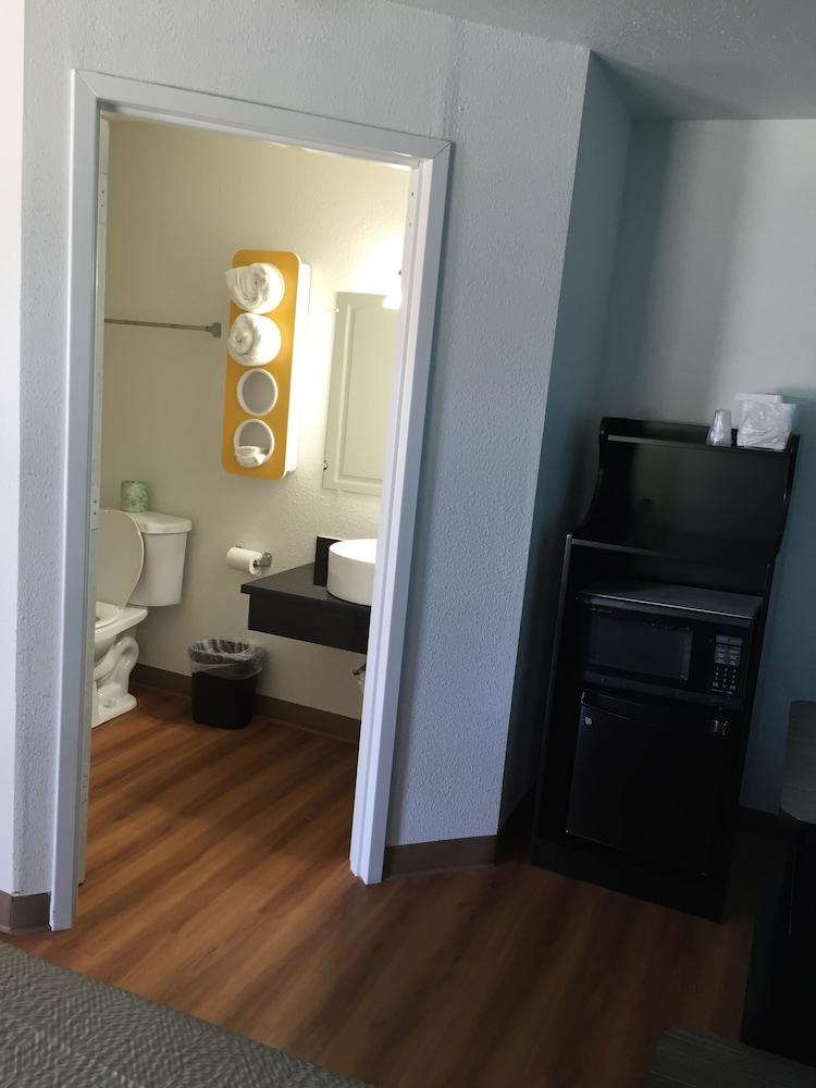 Motel 6 Prairie Du Chien, WI photo 34