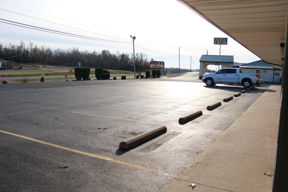 Relax Inn & Suites photo 5
