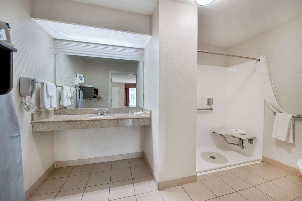 Motel 6  Macon, GA – I-475 photo 12