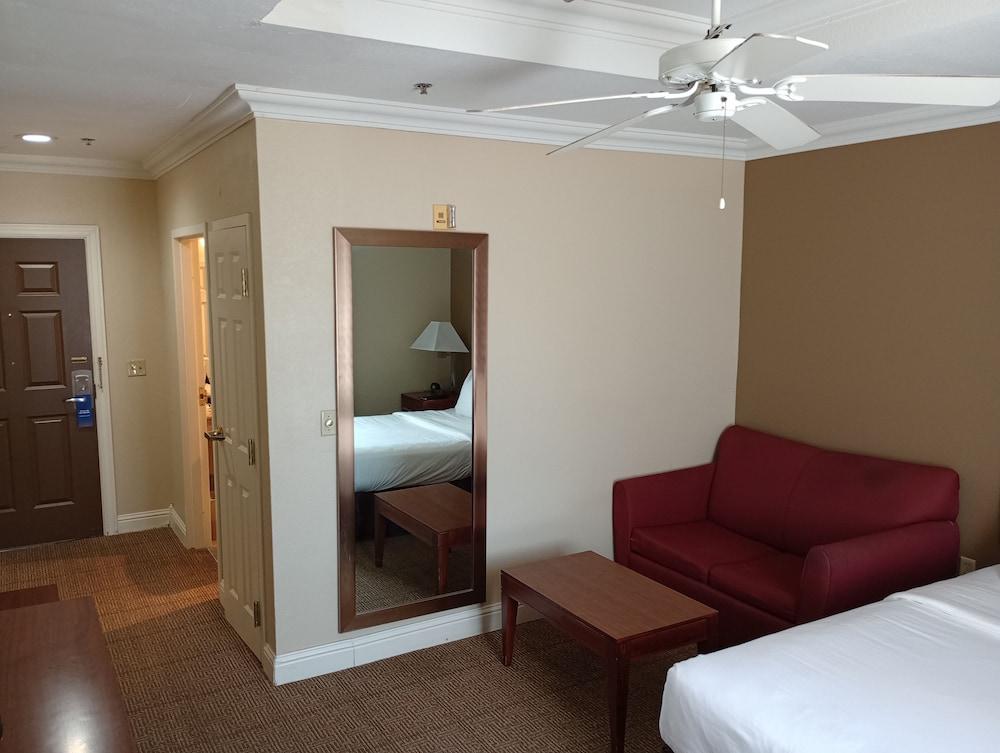 SAMIR Stay at NW Expressway photo 45