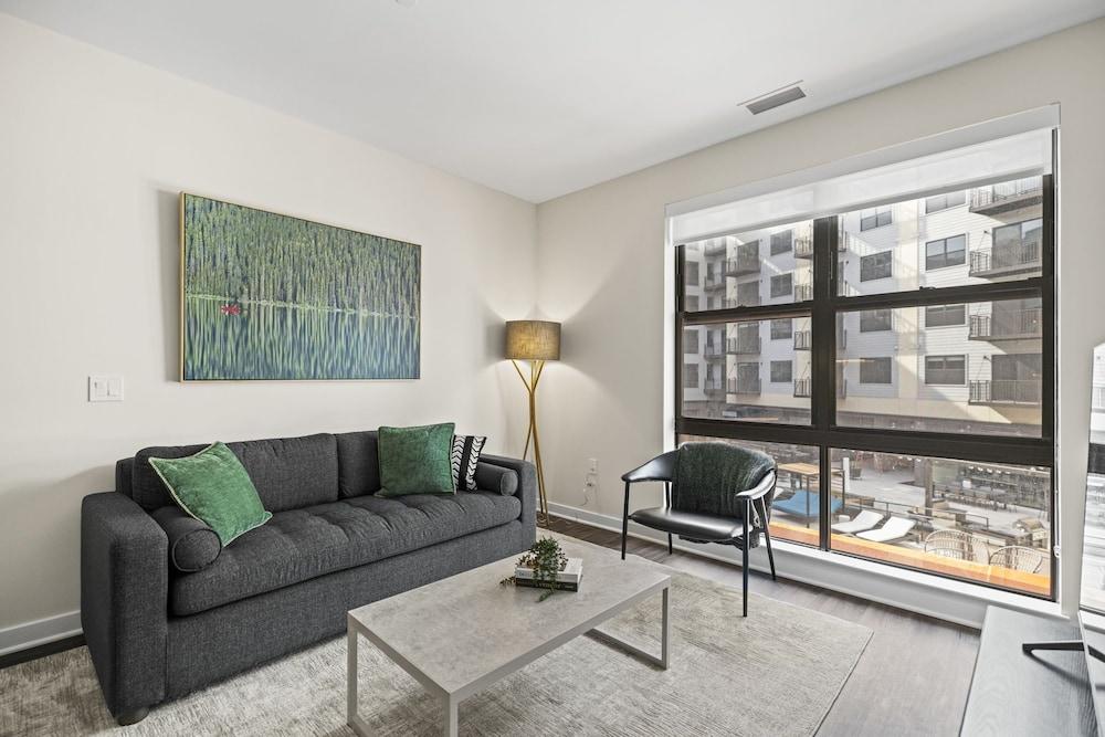 Placemakr Cathedral Heights photo 100