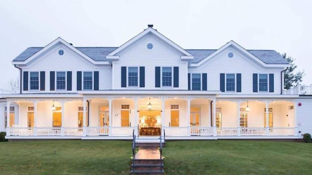 The Quogue Club at Hallock House photo 46