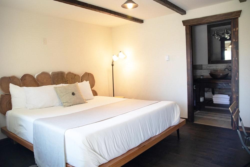Paradise Village Hotel photo 3