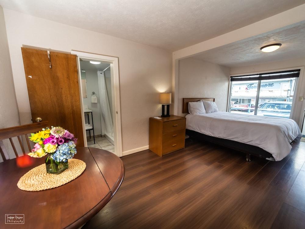 Terimore Bayfront Inn photo 64