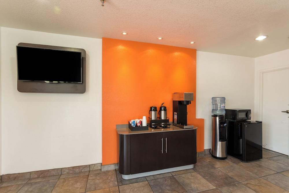 Americas Best Value Inn & Suites Humble photo 16