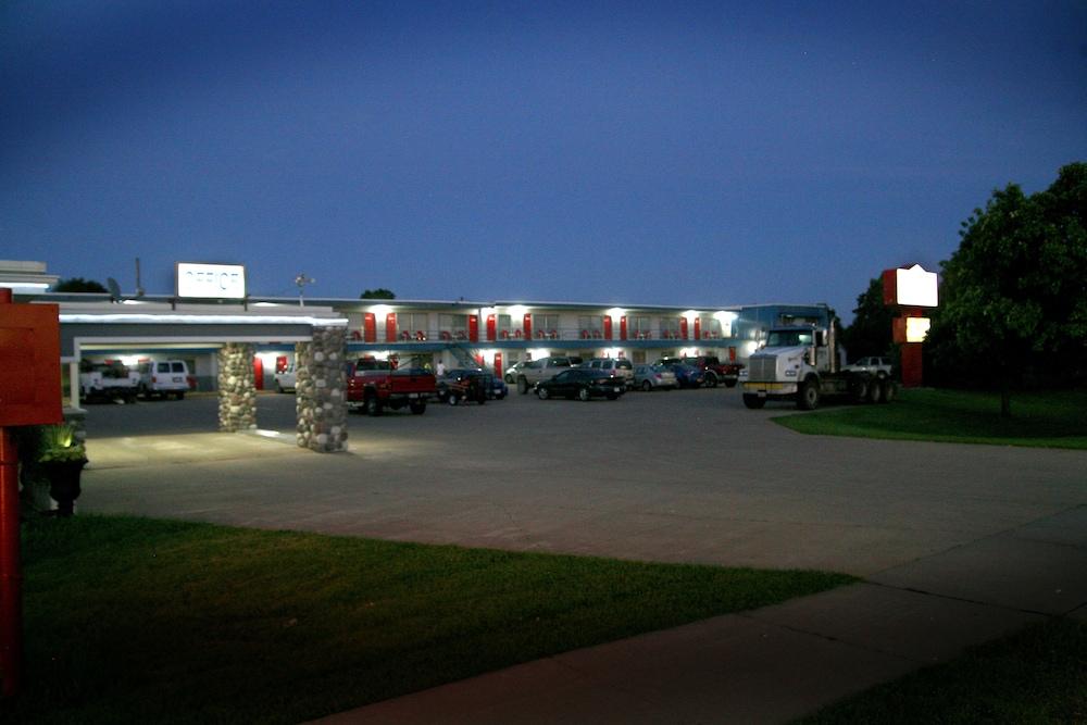 South T Motel photo 65