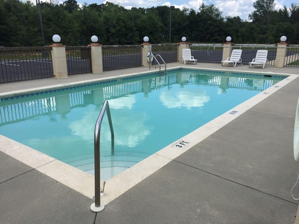 Regency Inn photo 13
