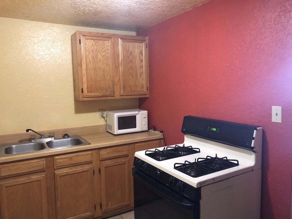 Economy Inn photo 19