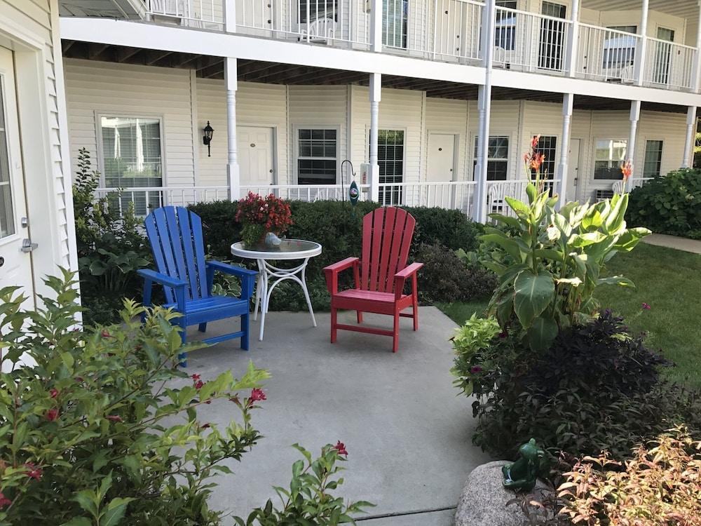 Bay Breeze Resort photo 89