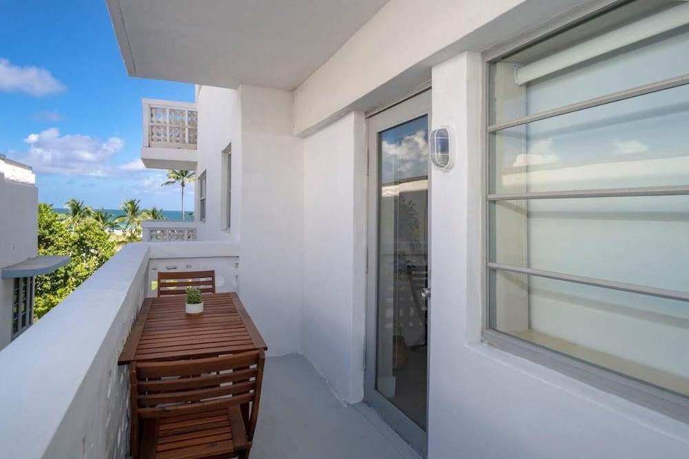 Strand Ocean Drive Suites photo 76