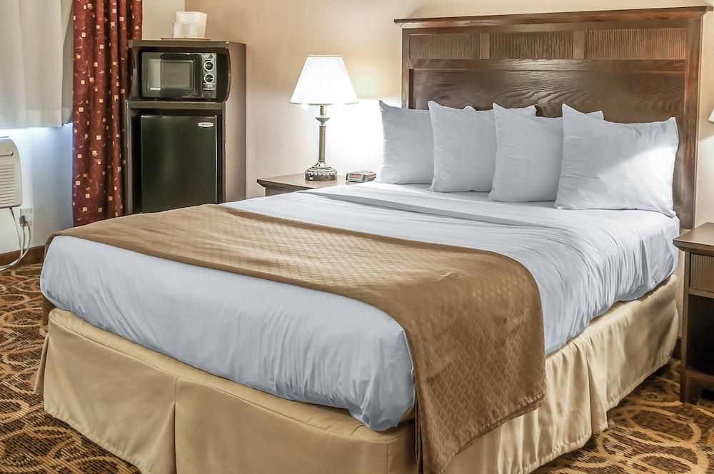 Premier Extended Stay Hobbs photo 13