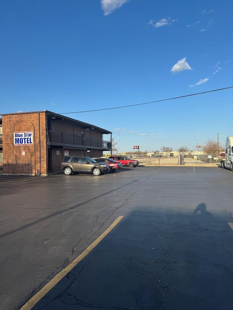 Bluestar Motel photo 13