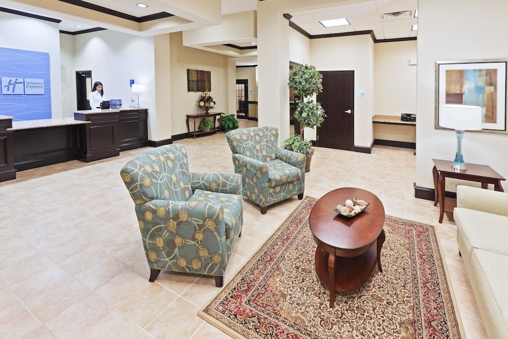 Holiday Inn Express Hotel & Suites Brownfield by IHG photo 2