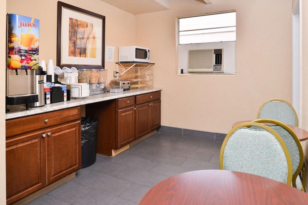 Americas Best Value Inn Augusta Historic Downtown photo 15