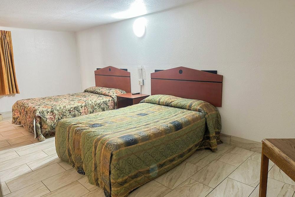 Shamrock Kings Inn By Oyo Marked Tree I-555 photo 57
