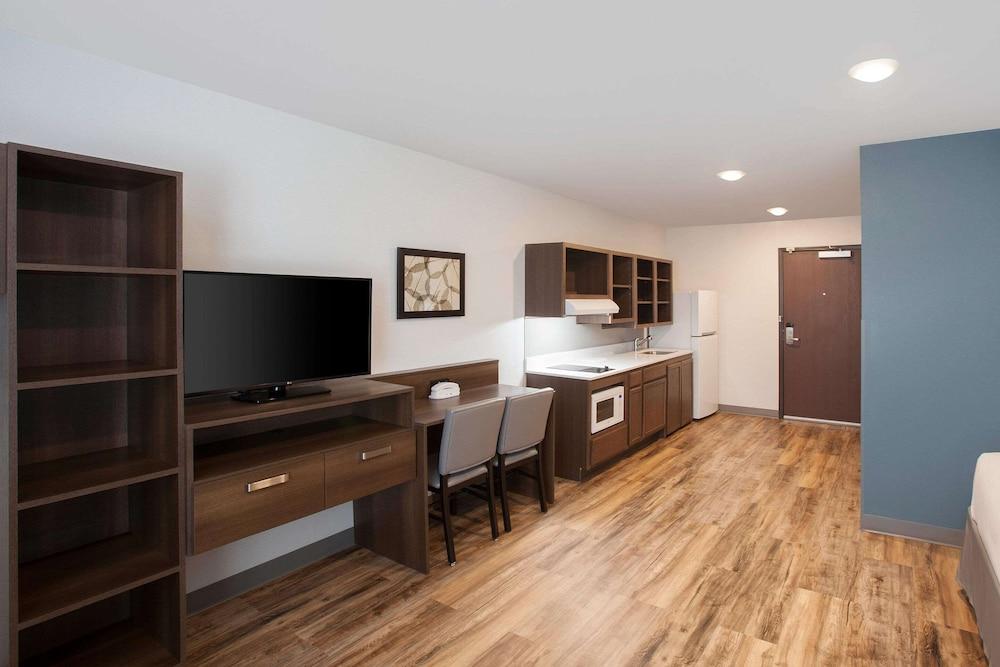 WoodSpring Suites West Monroe I-20 photo 11