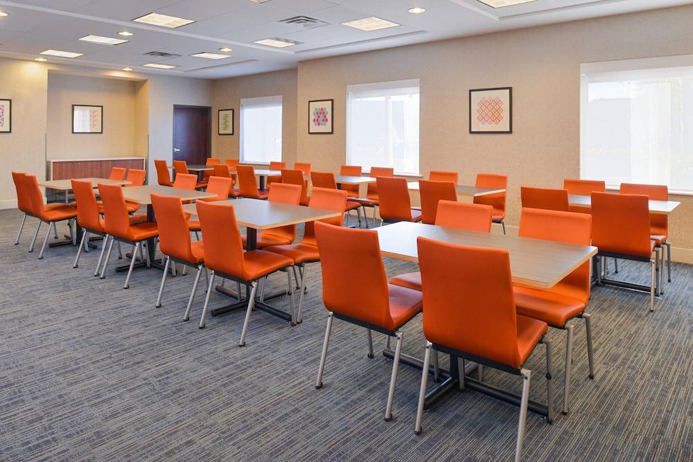 Holiday Inn Express & Suites Abilene by IHG photo 46