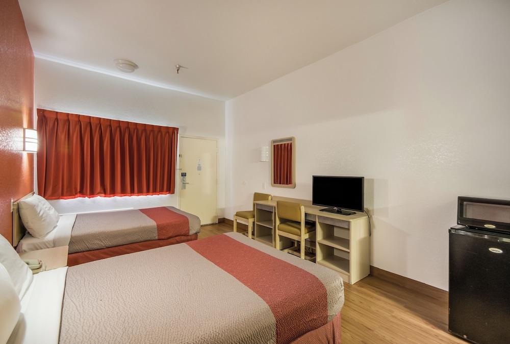 Americas Best Value Inn & Suites Humble photo 25