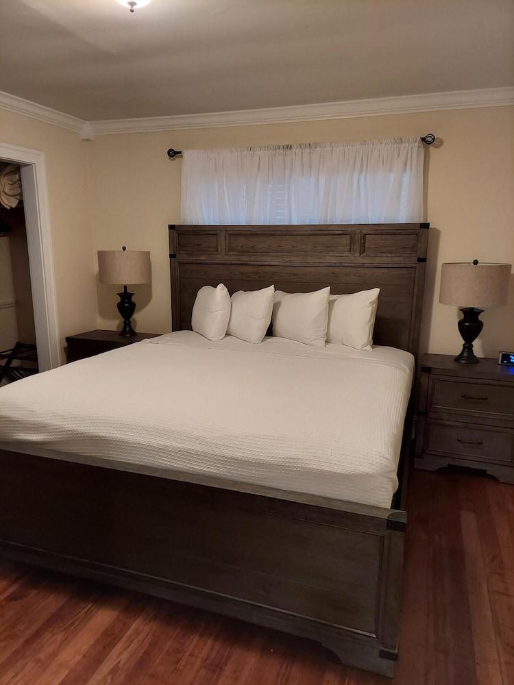 The Smith House photo 29