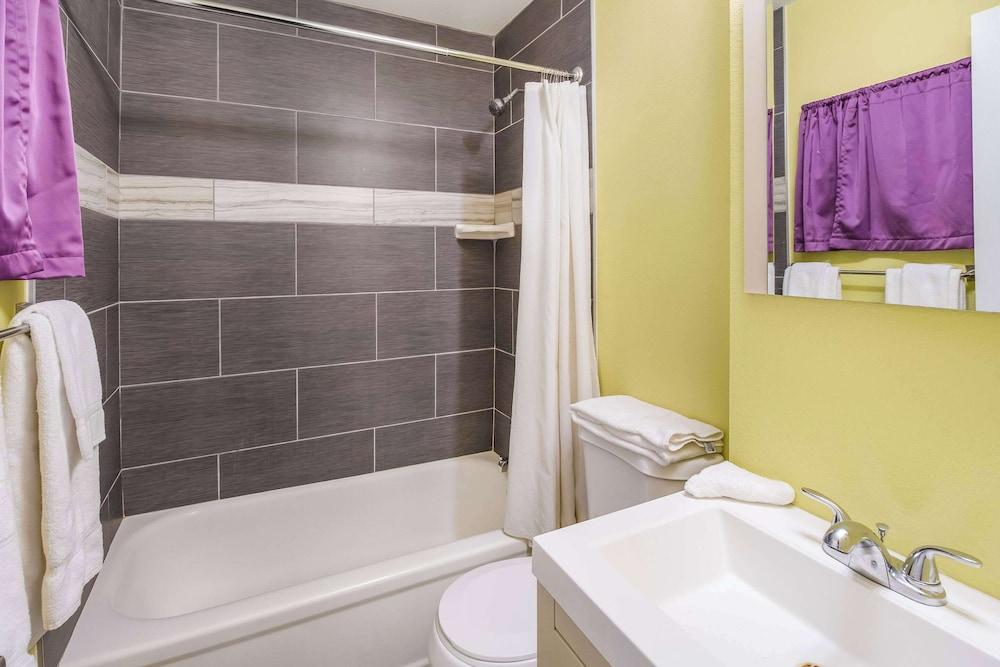 Rodeway Inn Casper photo 16