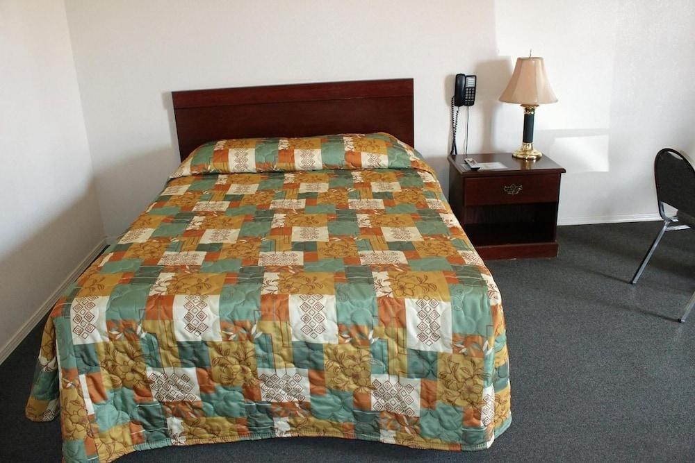 Adobe Inn Motel photo 25