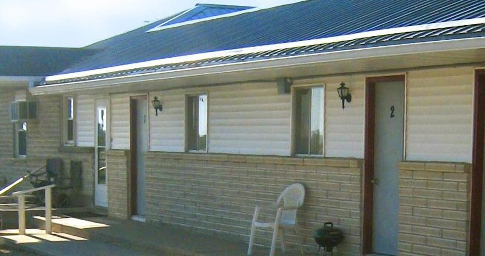 U.S. 20 Lodging photo 5