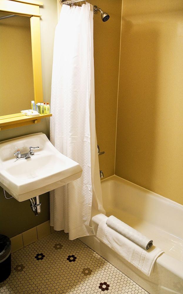Paradise Inn photo 15