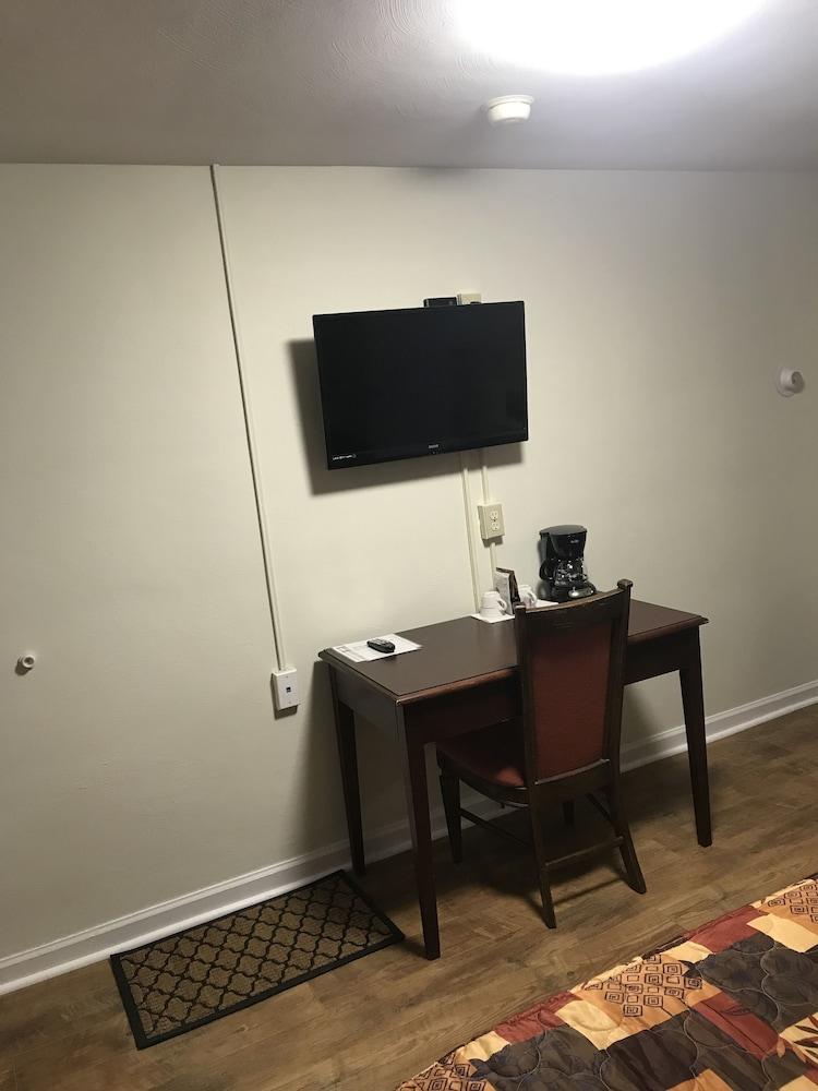 The Evergreen Motel photo 32